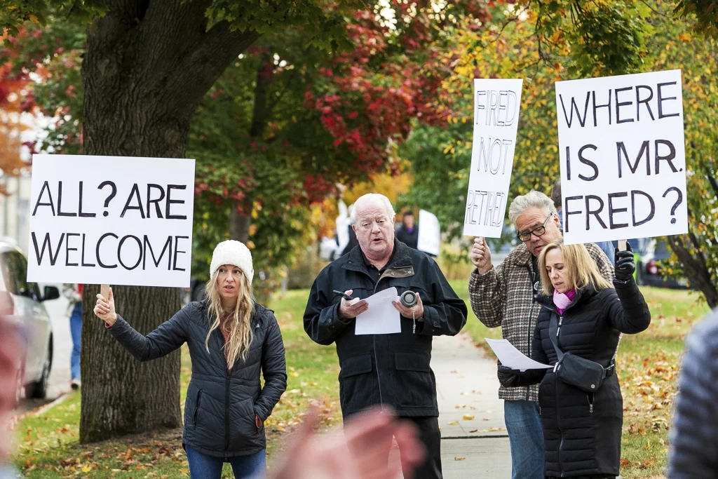 Congregants support music director after he s fired from church  