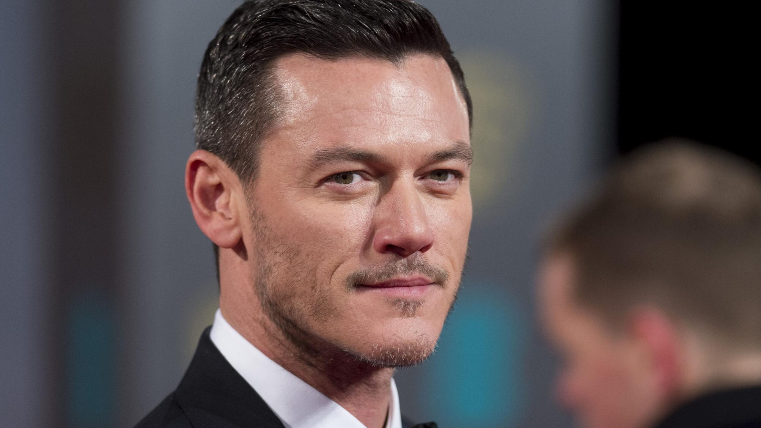 “I still sometimes go to the gym and just feel very anxious.” Gay actor Luke Evans opens up about his “terrible anxiety” over insecurities about his body